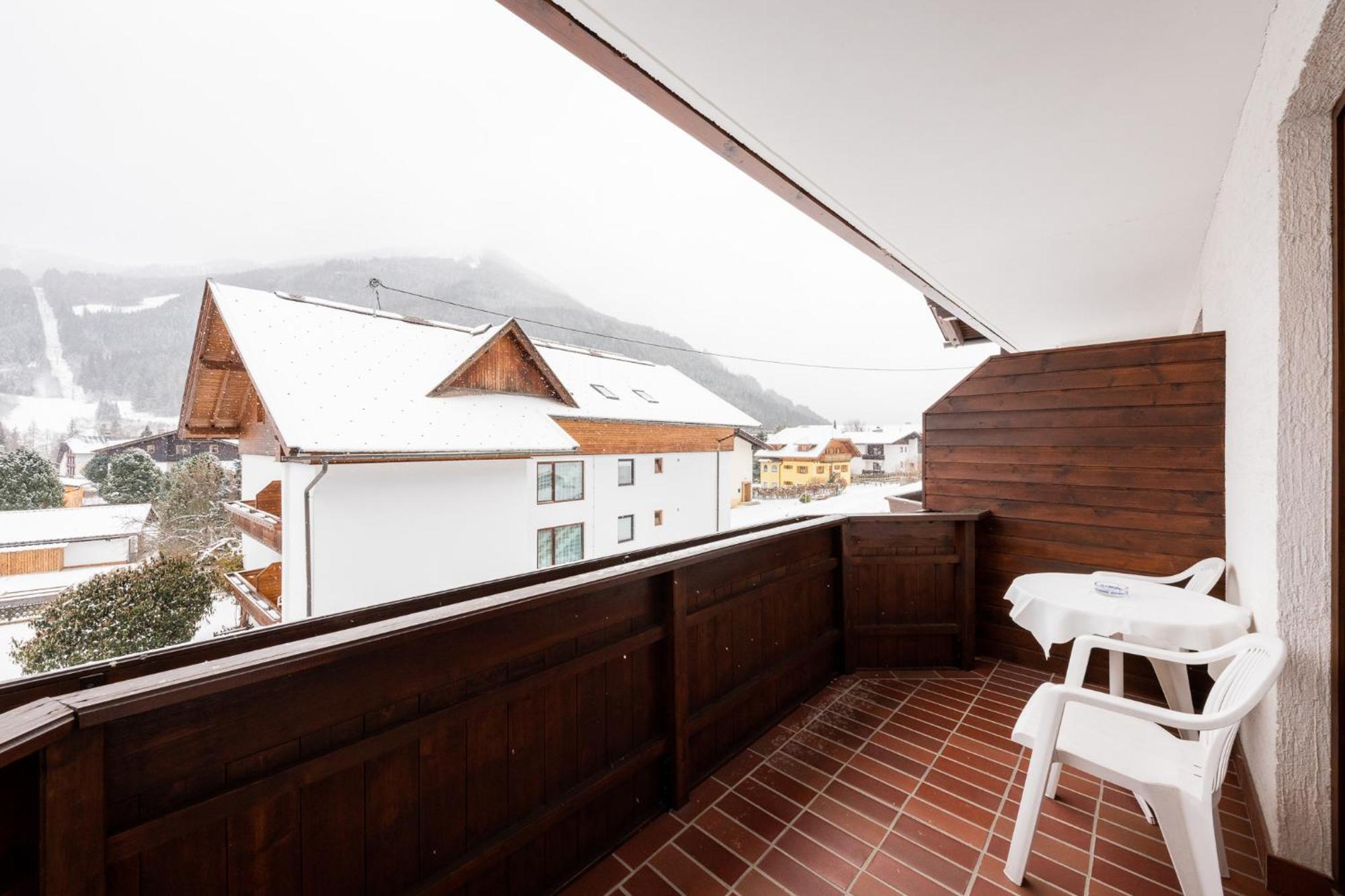 Fruehstueckspension-Appartementhaus Wasserer Bad Kleinkirchheim Exterior photo